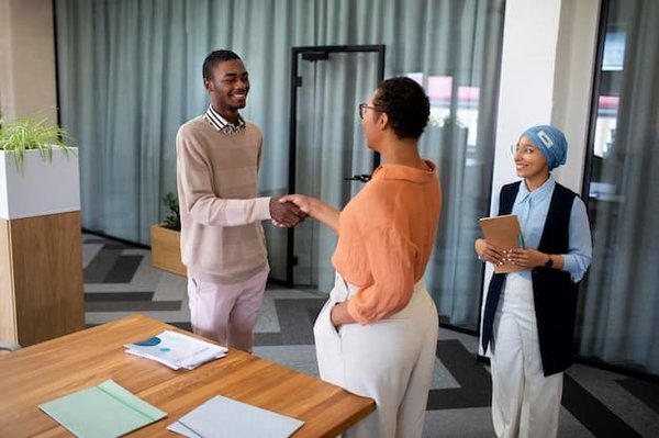 Pourquoi choisir une excellente agence de relocation à Marseille ?