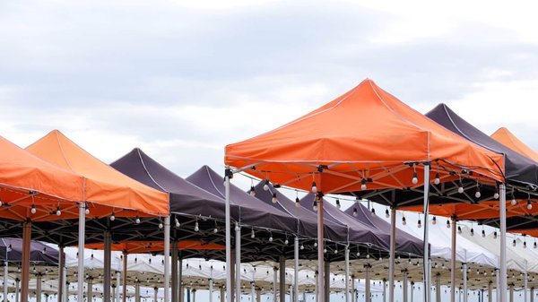 Quels sont les avantages acquis avec l'utilisation d'un stand display lors d'un salon?